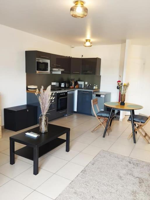 Cosy Parking Proche Orly Apartment *